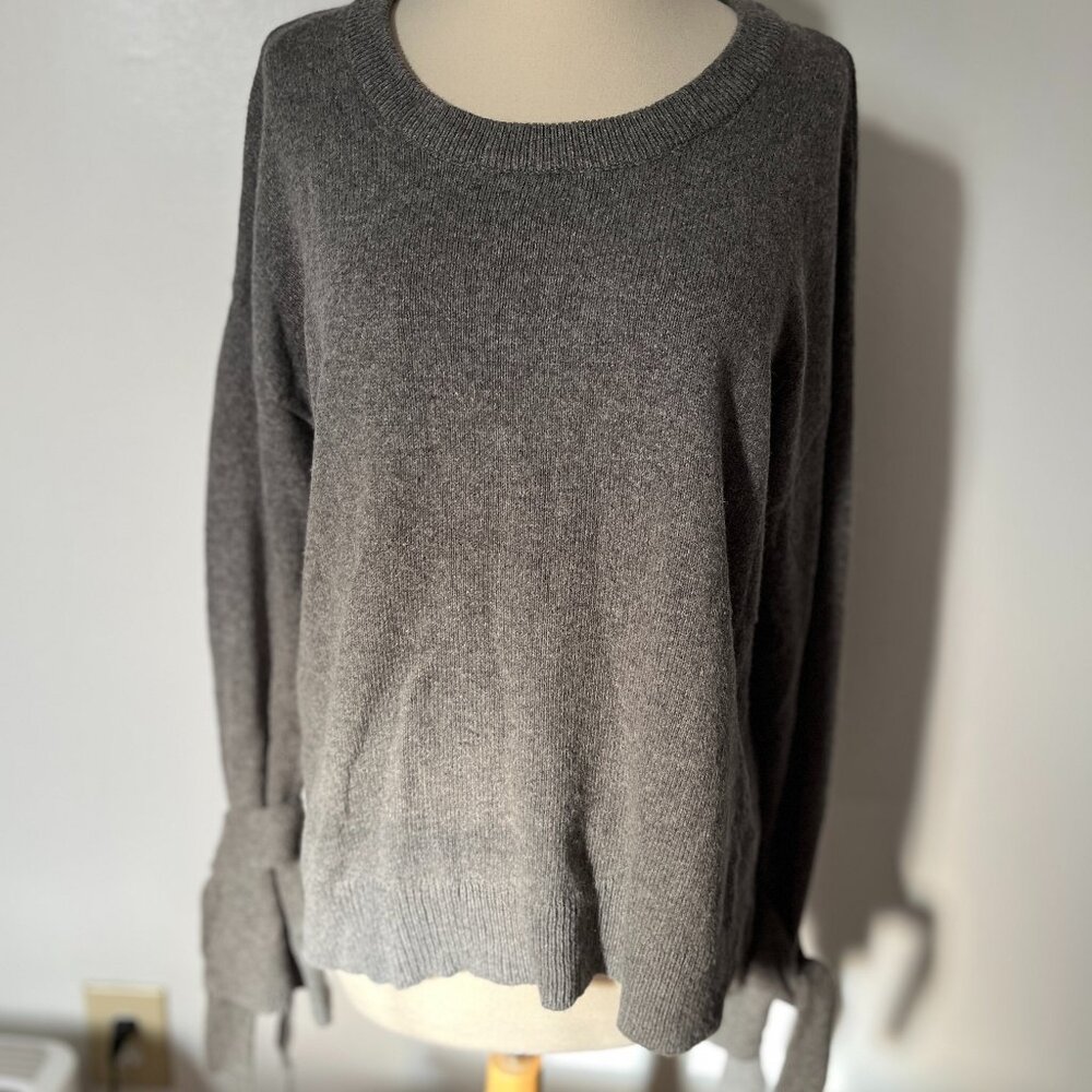 Madewell gray tie cuff pullover sweater, size medium